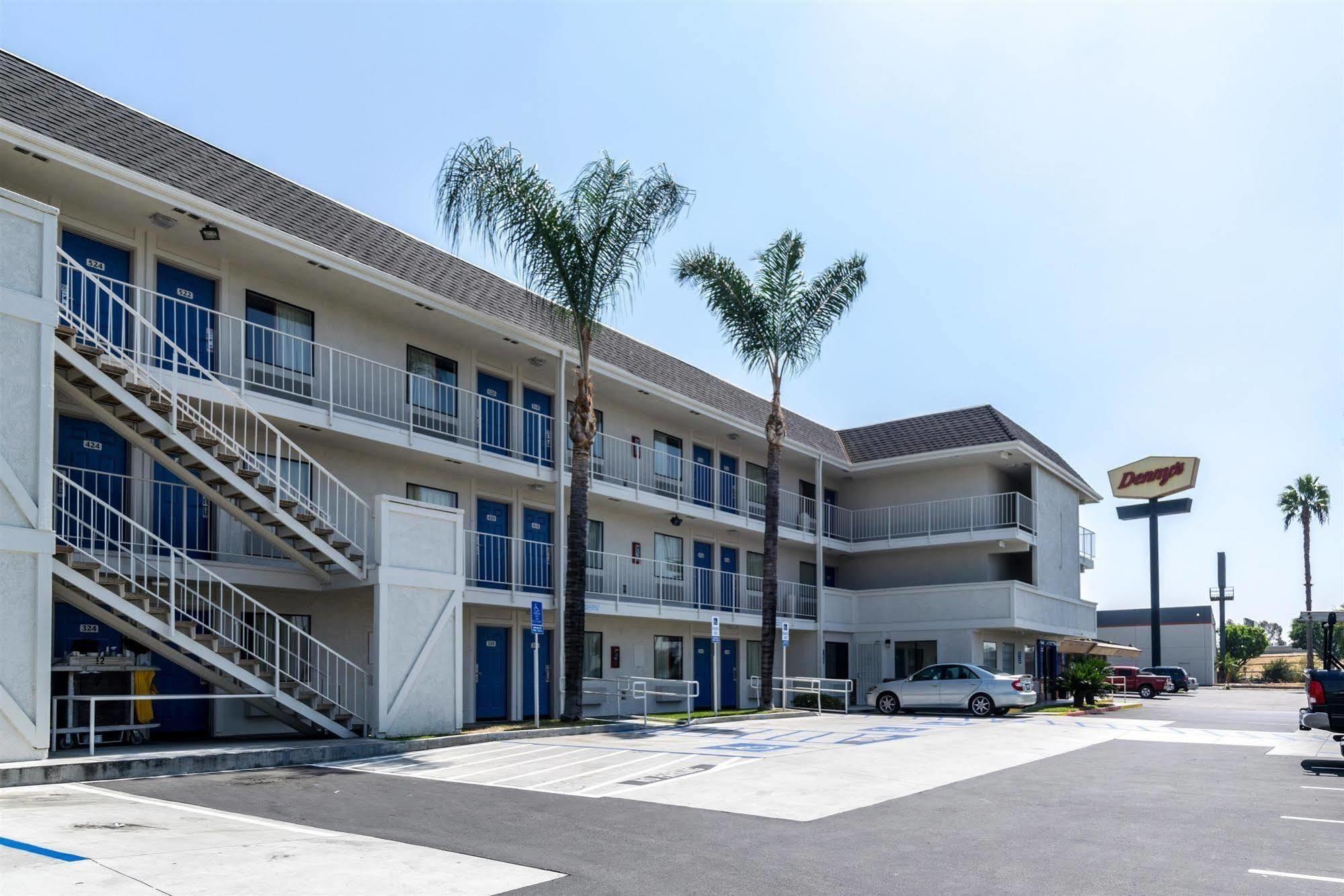 Motel 6-Anaheim, Ca - Fullerton East Exteriör bild