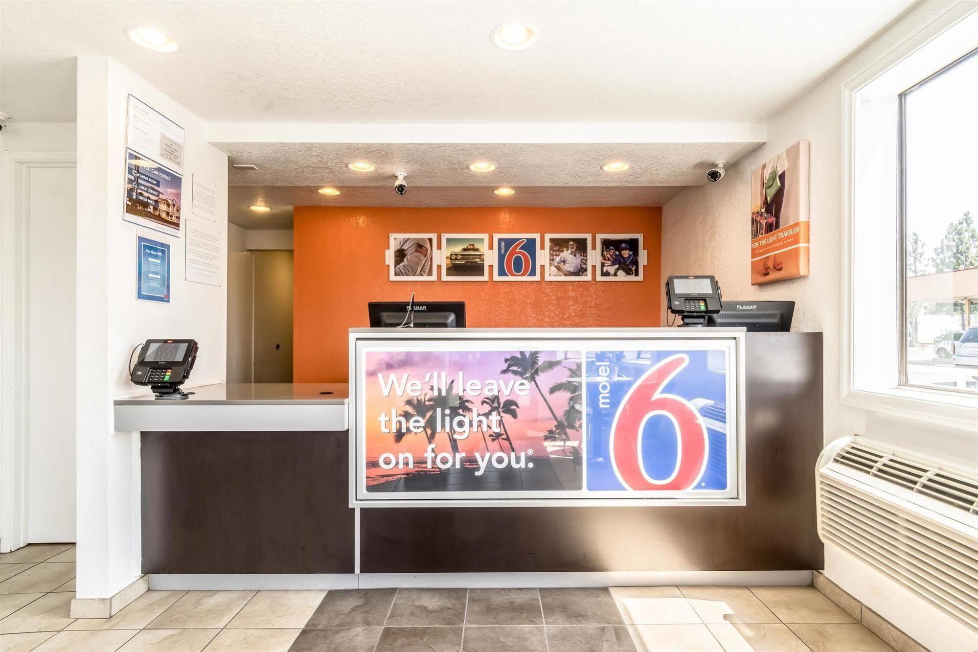 Motel 6-Anaheim, Ca - Fullerton East Exteriör bild
